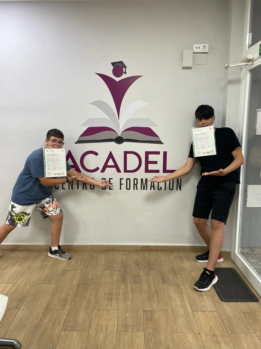alumnos acadel certificado cambridge inglés